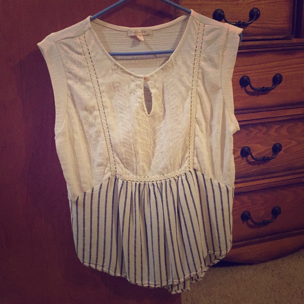 Summer top, size small, by skies are blue, EUC